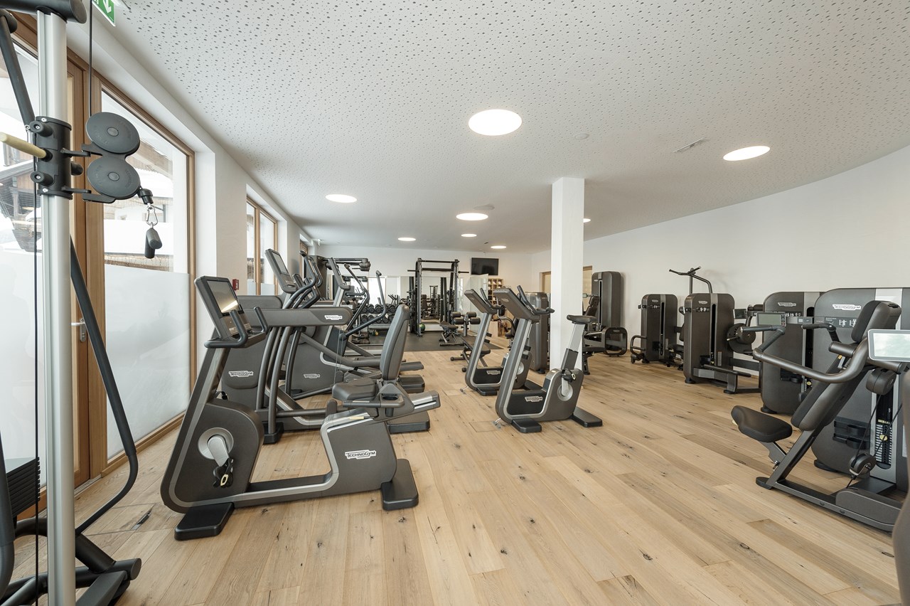 Natur- und Wellnesshotel Höflehner****Superior Fitnessangebote im Detail 110 m² Fitnessraum