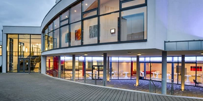 Wellnessurlaub - Gesichtsmassage - Perkam - Conference Center - The Monarch Hotel