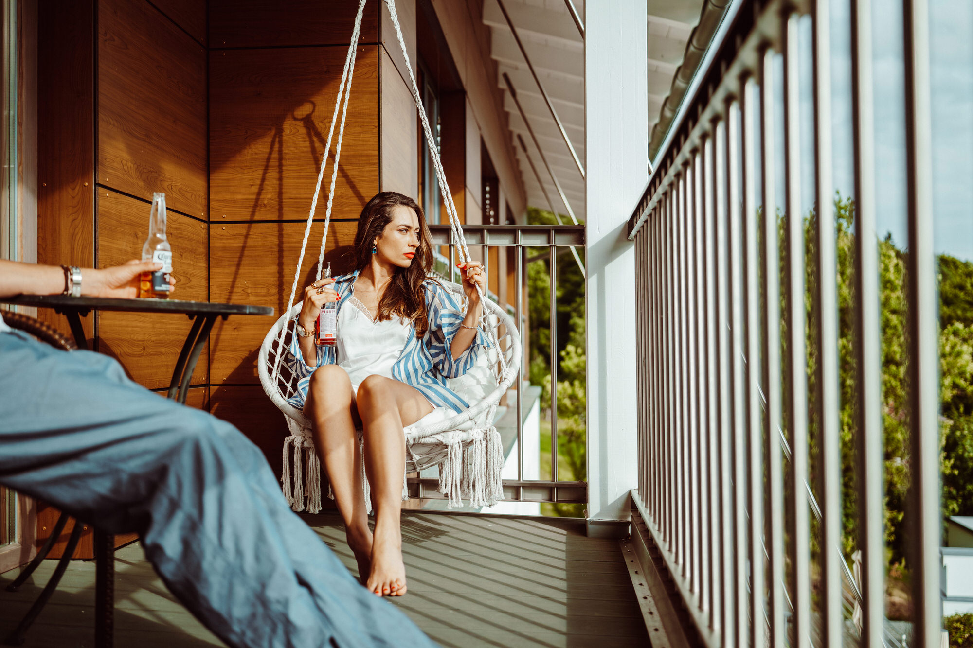 Wellnesshotel: Balkon Suite 2. Stock mit Hängesessel - Thula Wellnesshotel Bayerischer Wald - Zimmer | Suiten