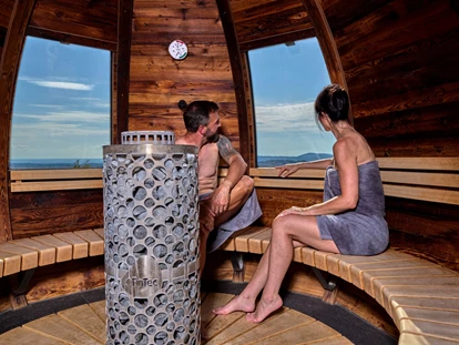 Wellnessurlaub - Private Spa - Otterbach (Sankt Florian am Inn) - Kugl-Sauna  - Thula Wellnesshotel Bayerischer Wald
