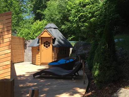 Wellnessurlaub - Private Spa - Otterbach (Sankt Florian am Inn) - Außen-Sauna Wald-Wellness-Suite - Thula Wellnesshotel Bayerischer Wald