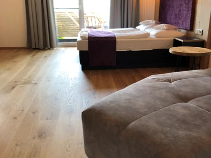Wellnessurlaub - Private Spa - Otterbach (Sankt Florian am Inn) - Wellness-Suite mit Dampfbad und Infrarot-Sauna - Thula Wellnesshotel Bayerischer Wald