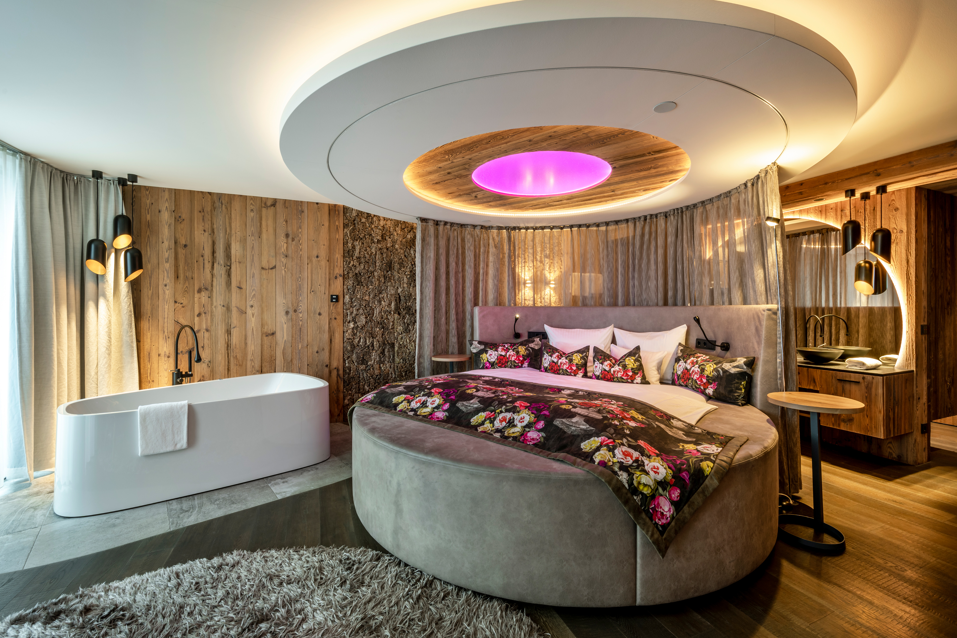 Hüttenhof ****S - Wellnesshotel und Luxus-Bergchalets - adults only Zimmerkategorien Loveness-Suite