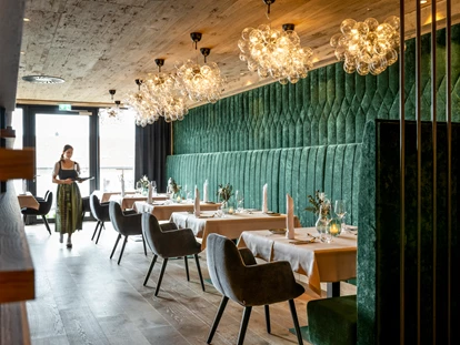 Wellnessurlaub - Private Spa - Otterbach (Sankt Florian am Inn) - Naturstube - Hüttenhof ****S - Wellnesshotel und Luxus-Bergchalets - adults only