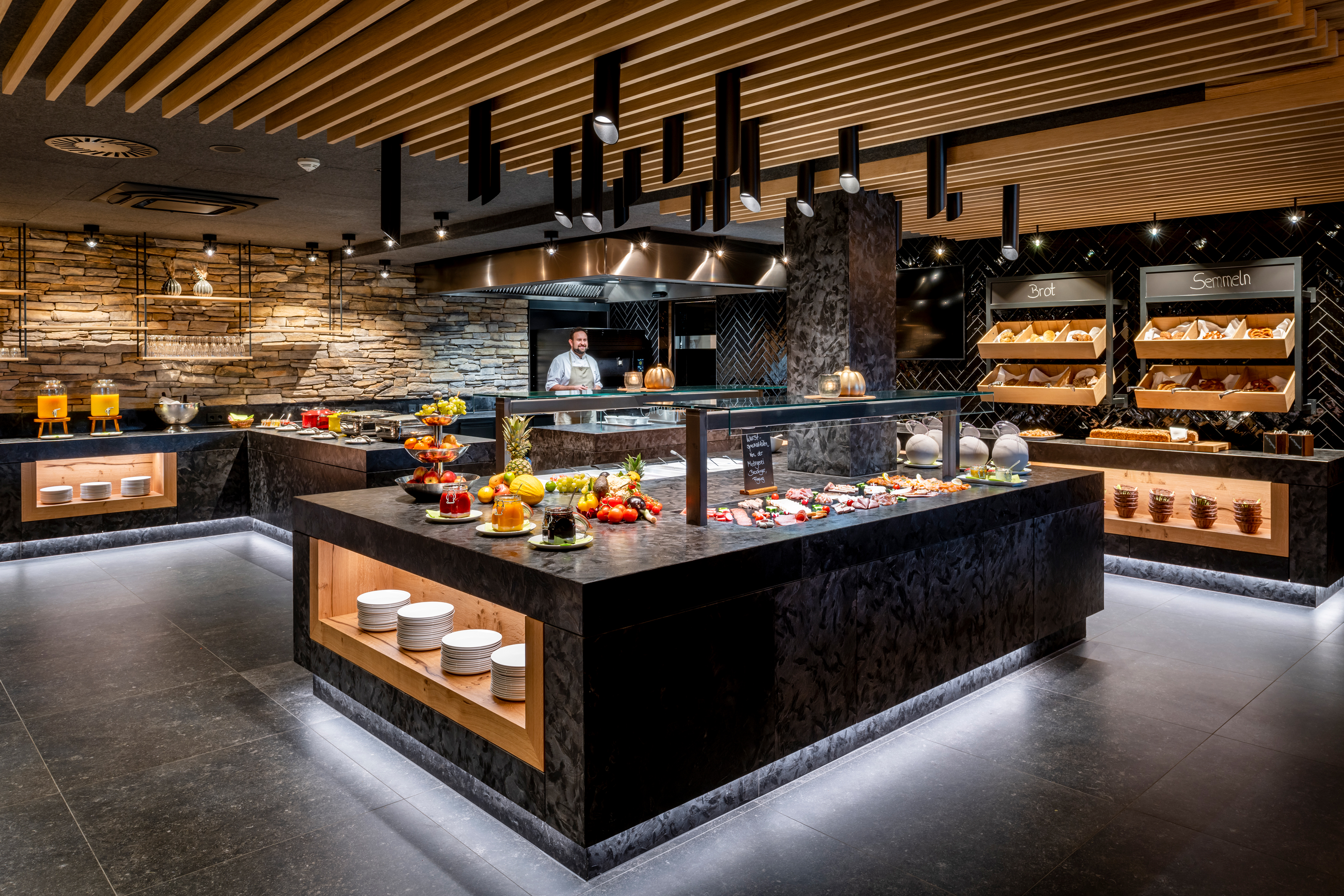 Wellnesshotel: Frühstücksbuffet - für den perfekten Start in den Tag.  - Hüttenhof ****S - Wellnesshotel und Luxus-Bergchalets - adults only - Kulinarik | Restaurant