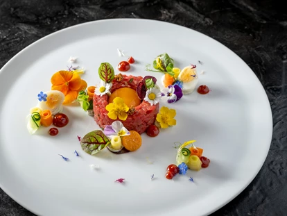 Wellnessurlaub - Private Spa - Otterbach (Sankt Florian am Inn) - Feinste Genussmomente - Hüttenhof ****S - Wellnesshotel und Luxus-Bergchalets - adults only