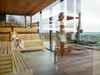 Wellnessurlaub - Private Spa - Otterbach (Sankt Florian am Inn) - Panoramasauna  - Hüttenhof ****S - Wellnesshotel und Luxus-Bergchalets - adults only