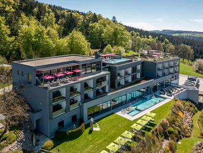 Wellnessurlaub - Private Spa - Otterbach (Sankt Florian am Inn) - Hüttenhof - Wellness, Kuscheln & Glücksmomente  - Hüttenhof ****S - Wellnesshotel und Luxus-Bergchalets - adults only