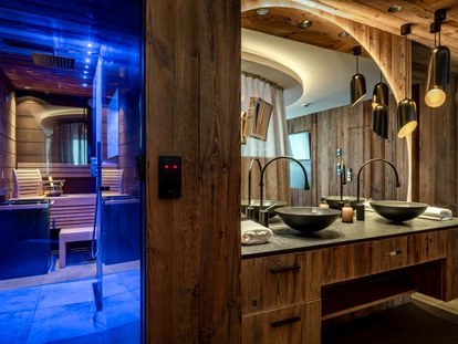 Wellnessurlaub - Private Spa - Otterbach (Sankt Florian am Inn) - Private SPA in der Loveness-Suite - Hüttenhof ****S - Wellnesshotel und Luxus-Bergchalets - adults only