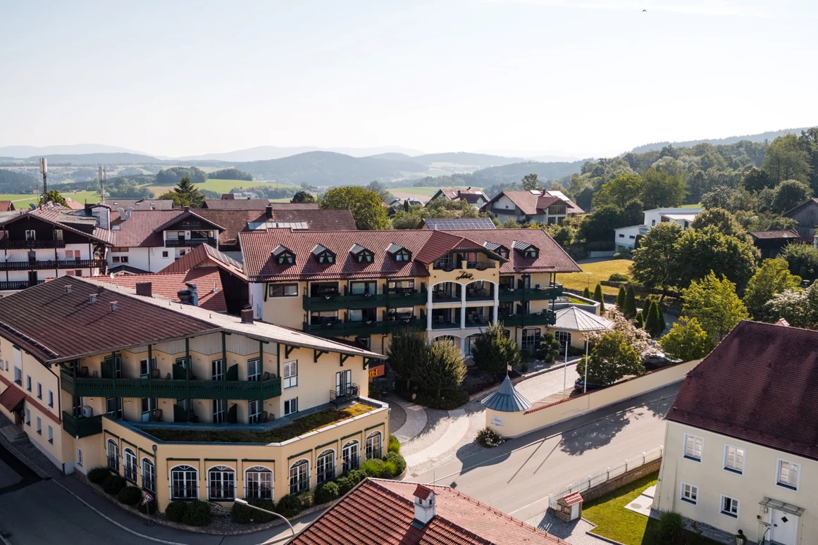 Wellnesshotel: Außenansicht Posthotel Rattenberg - Posthotel Rattenberg - Hotel | Umgebung
