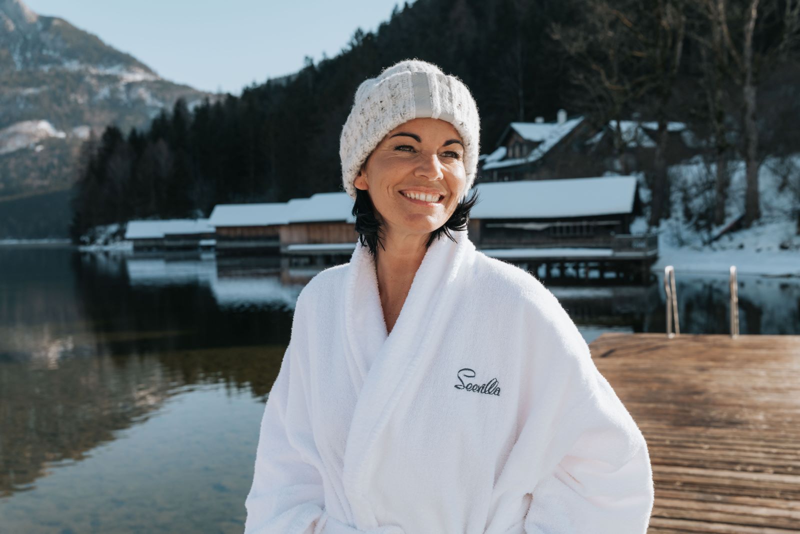 Wellnessurlaub - Salzkammergut - Eisbaden im Altausseer See - Hotel Seevilla Altaussee