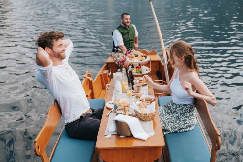 Wellnessurlaub - Salzkammergut - Einzigartiges Erlebnis, Plättenfrühstück für unsere Gäste - Hotel Seevilla Altaussee