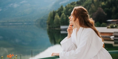 Wellnessurlaub - Schwanenstadt - Traumhafter Ausblick auf die Berge und den See - Hotel Seevilla Altaussee