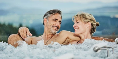 Wellnessurlaub - Klassifizierung: 4 Sterne - Bischofsmais - Whirl-liegen - Wellness Hotel Zum Bräu