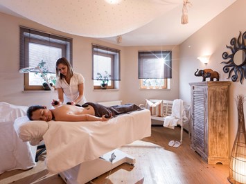 Das Johannesbad GmbH & Co KG Massagen im Detail Beauty Lounge