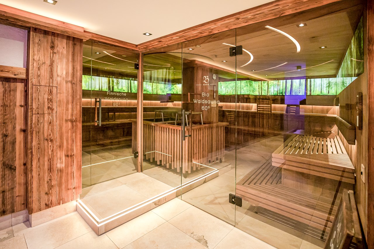 Natur- & Wellnesshotel Brunner Hof ****S Saunen und Bäder im Detail waldSaunen