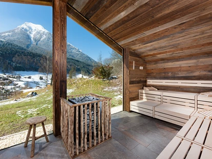 Wellnessurlaub - Day SPA - Altenmarkt im Pongau - Aussensauna - Berghotel Rehlegg