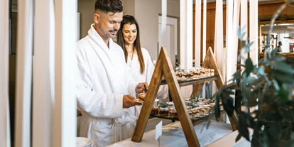 Wellnessurlaub - Restaurant - Stegersbach - Nachmittagskuchen an der Vulkanlandbar - Vulkanlandhotel Legenstein