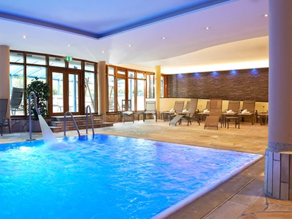 Wellnessurlaub - Verpflegung: Frühstück - Siegmundsburg - Schwimmbad im VITUS SPA - Best Western Plus Kurhotel an der Obermaintherme