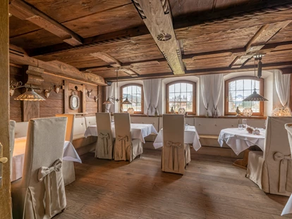 Wellnessurlaub - Bad Aibling - Die Tiroler Stube im Restaurant HEIMAT - Gut Steinbach Hotel Chalets SPA