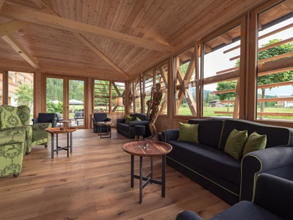Wellnessurlaub - Bad Aibling - Das Salettl mit der Kaminbar auf Gut Steinbach - Gut Steinbach Hotel Chalets SPA