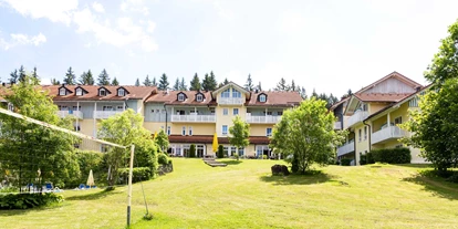 Wellnessurlaub - Pools: Sportbecken - Metten - Sommer - Hotel Ahornhof