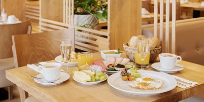 Wellnessurlaub - Pools: Sportbecken - Metten - Frühstück 2 - Hotel Ahornhof