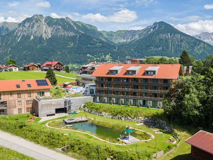 Wellnessurlaub - Fontanella - Das Wellnesshotel Oberstdorf ist der perfekte Ort für Ihren Wellnessurlaub zu jeder Jahreszeit! Sie wollen einfach mal weg und ausspannen? Dann sind Sie bei im 4 Sterne Wellnesshotel Oberstdorf genau richtig!  - Hotel Oberstdorf