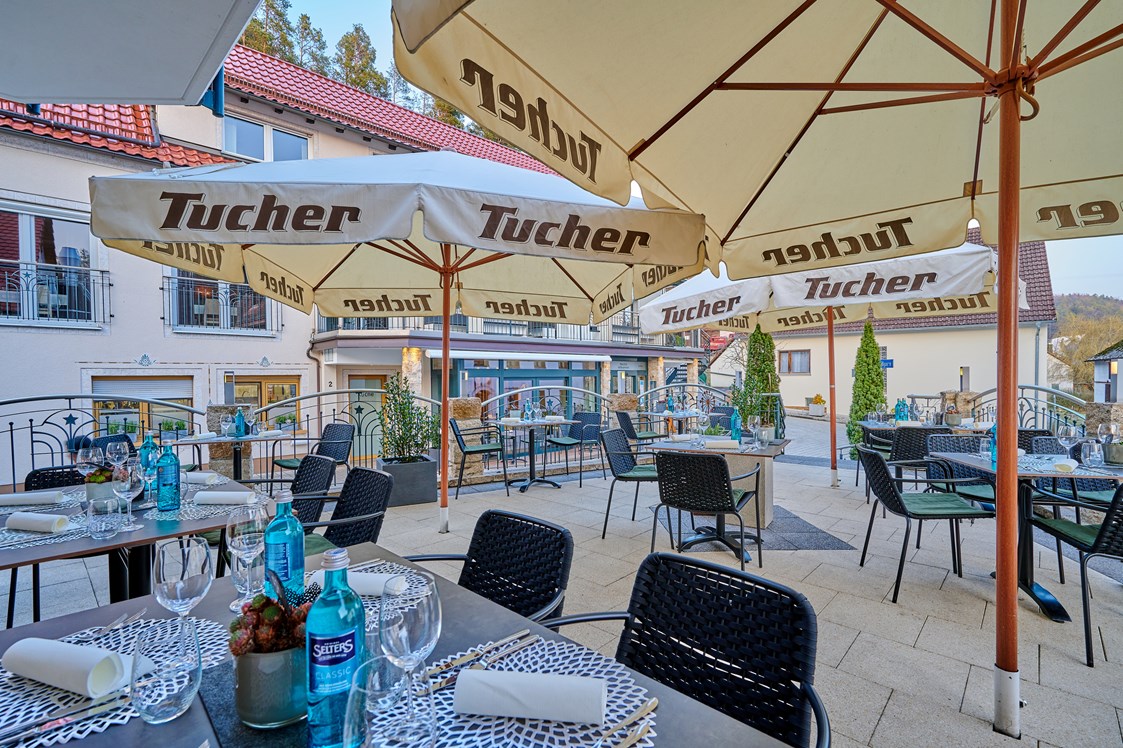 Wellnesshotel: Terrase - Restaurant/Gasthof  - Wellnesshotel Sternwirt "Das Wellnesshotel zwischen Nürnberg und Amberg"