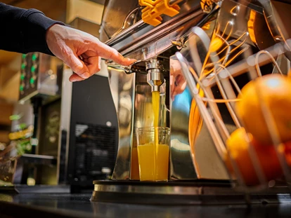 Wellnessurlaub - Schnaittach - Frühstücksbüfett - Frischer Osaft  - Wellnesshotel Sternwirt "Das Wellnesshotel zwischen Nürnberg und Amberg"