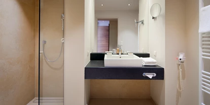 Wellnessurlaub - Restaurant - Stegersbach - Juniorsuite Mandira Garden-Badezimmer - Ayurveda Resort Mandira