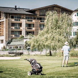 Wellnesshotel: 27 Loch Golfplatz direkt am Haus - Alpenresort Schwarz