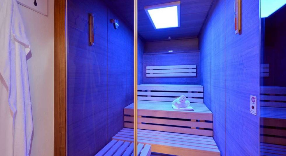 Alpin Family Resort Seetal****s Saunen und Bäder im Detail Textilsauna / Familiensauna