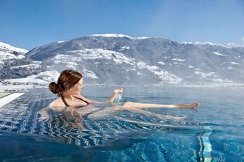 Wellnesshotel: 32° Infinity Outdoorpool - Alpin Family Resort Seetal****s