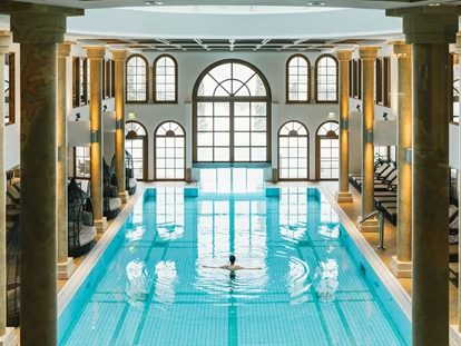 Wellnessurlaub - Ruhpolding - Innenpool - Schlosshotel Kitzbühel