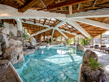Wellnessurlaub - Babysitterservice - Familienbereich - Felsenbad - Bio-Hotel Stanglwirt