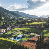 Wellnessurlaub: Luftaufnahme - Bio-Hotel Stanglwirt
