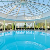 Wellnesshotel - Thermen-Oase mit Panorama-Aussicht - Fürstenhof ****s Quellness- und Golfhotel