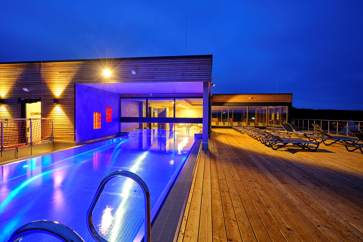 Wellnesshotel: Infinity Pool - sonnenhotel WEINGUT RÖMMERT
