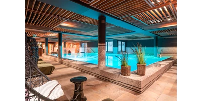 Wellnessurlaub - Hotelbar - Ubstadt-Weiher - großzügiger Indoor Pool - Hotel Erbprinz