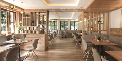 Wellnessurlaub - Fußreflexzonenmassage - Nehren (Tübingen) - Restaurant Katharina - Hotel Grüner Wald****S