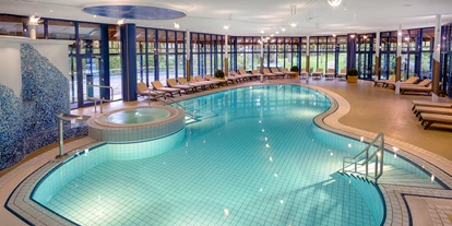 Wellnessurlaub - Seminarraum - Schallstadt - Innenpool des Hotels - Parkhotel Adler