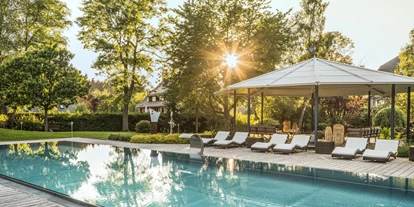 Wellnessurlaub - Seminarraum - Schallstadt - Außenpool des Hotels - Parkhotel Adler
