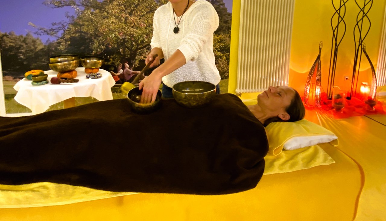 Die Tanne Tonbach - Wellness & Wohlfühl Hotel Behandlungen im Detail Klangschalen-Massage