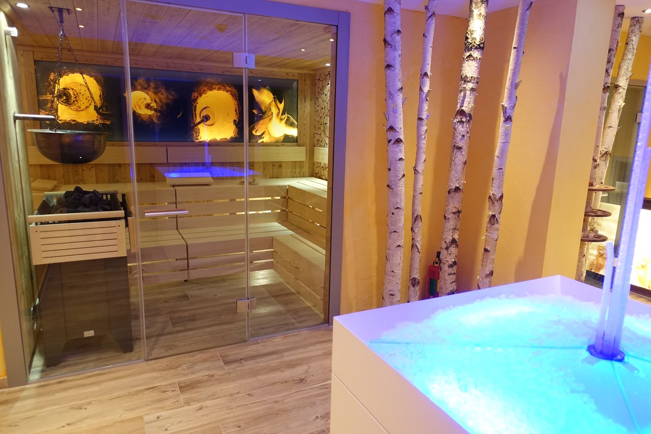 Die Tanne Tonbach - Wellness & Wohlfühl Hotel Saunen und Bäder im Detail Glasmachersauna