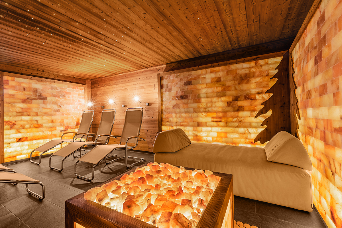 Die Tanne Tonbach - Wellness & Wohlfühl Hotel Saunen und Bäder im Detail Salzlounge