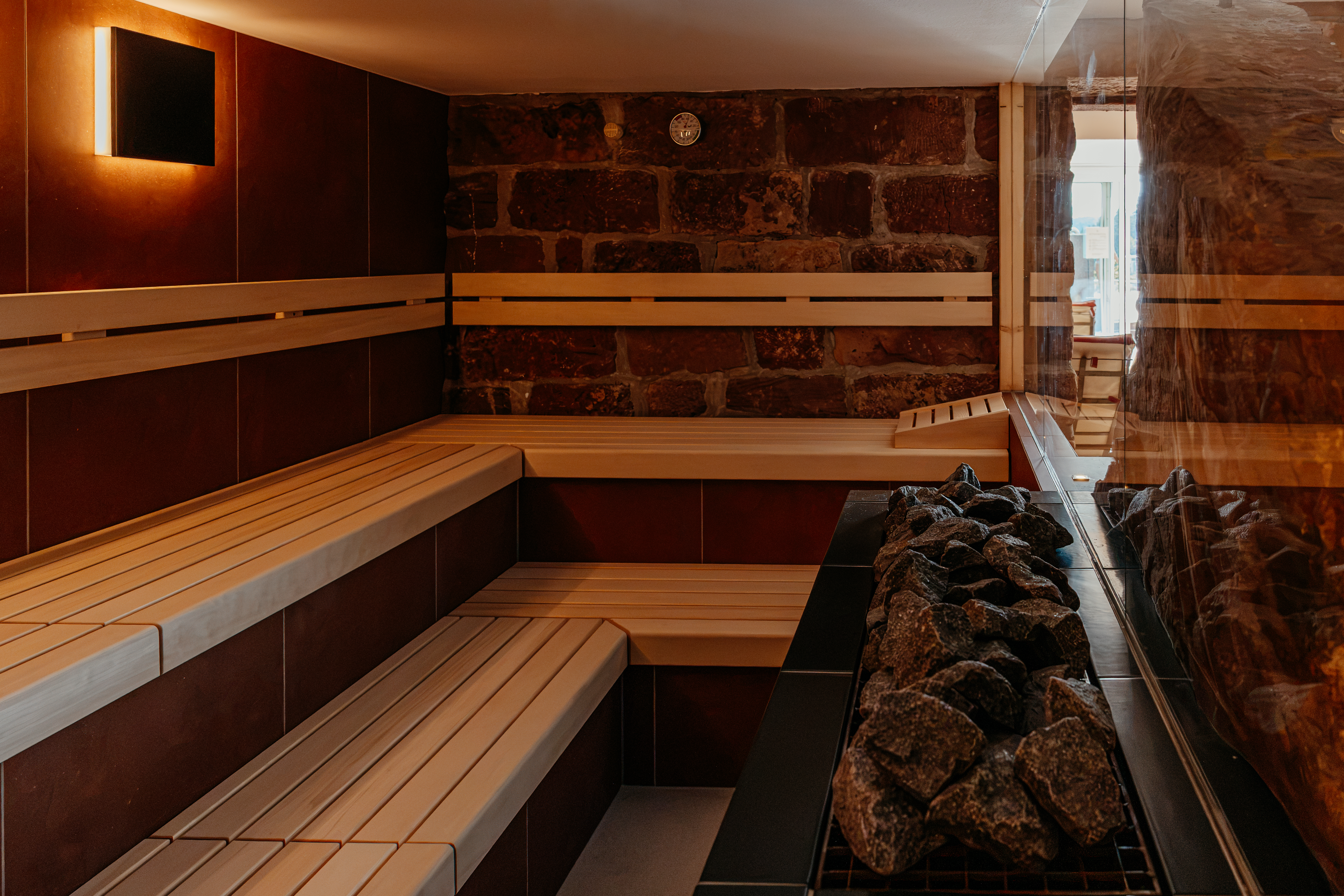 Hotel Kronelamm im Schwarzwald Saunen und Bäder im Detail Steinsauna