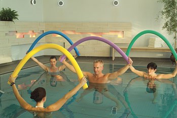 Bio- und Wellnesshotel Alpenblick Fitnessangebote im Detail Wassergymnastik