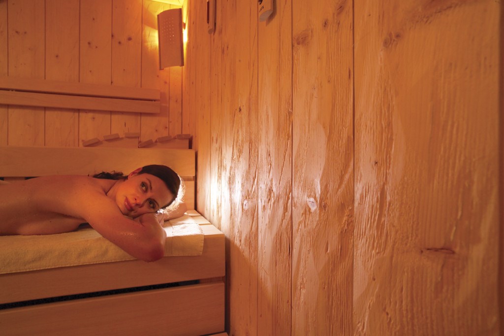 Bio- und Wellnesshotel Alpenblick Saunen und Bäder im Detail Finnische Sauna