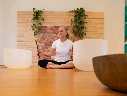 Wellnessurlaub - Seminarraum - Schallstadt - Klangschalenentspannung - Bio- und Wellnesshotel Alpenblick